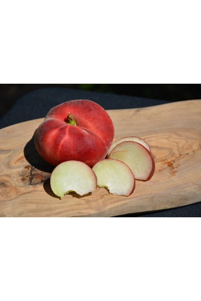 М’якоть персика інжирного Світ Кап — світла, щільна, ароматна